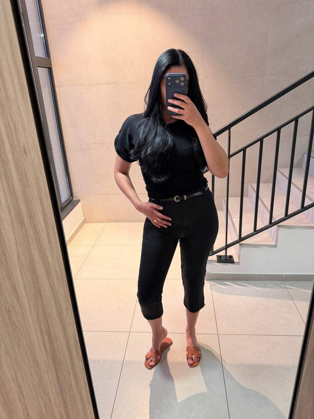 ADEYA – Pantalon capri avec ceinture